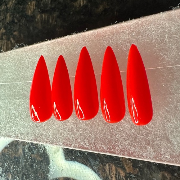 “Hoodwinked” Press On Set by LoveScottiNails - Picture 2 of 8